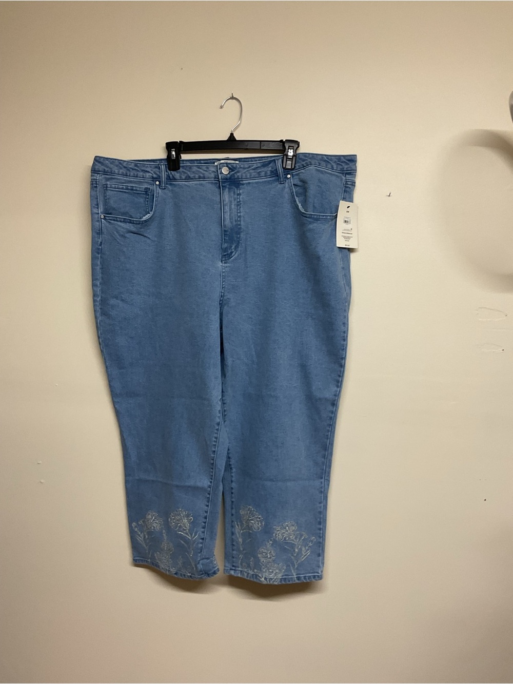 The Pioneer Woman Light Blue Cropped Embroidered Hem Jeans